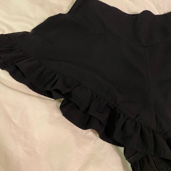 Frilled Shorts - Picture 7 of 8